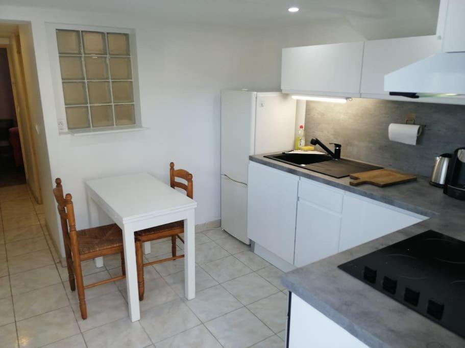 Appartement Aurore En Rez De Jardin Avec Parking Gratuit Vence Exterior foto